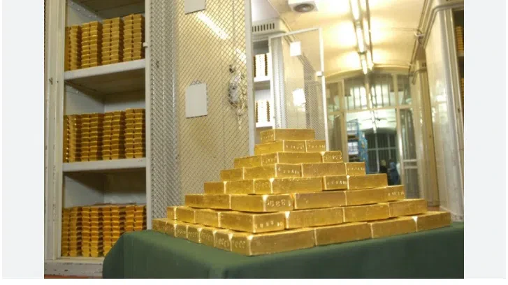 montagne d'or à la banque